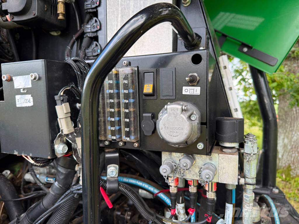 John Deere 1170 E Harvesters