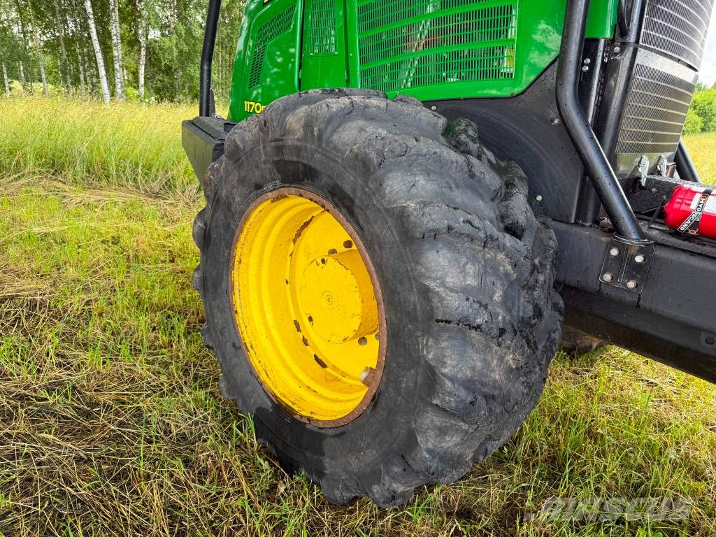 John Deere 1170 E Harvesters