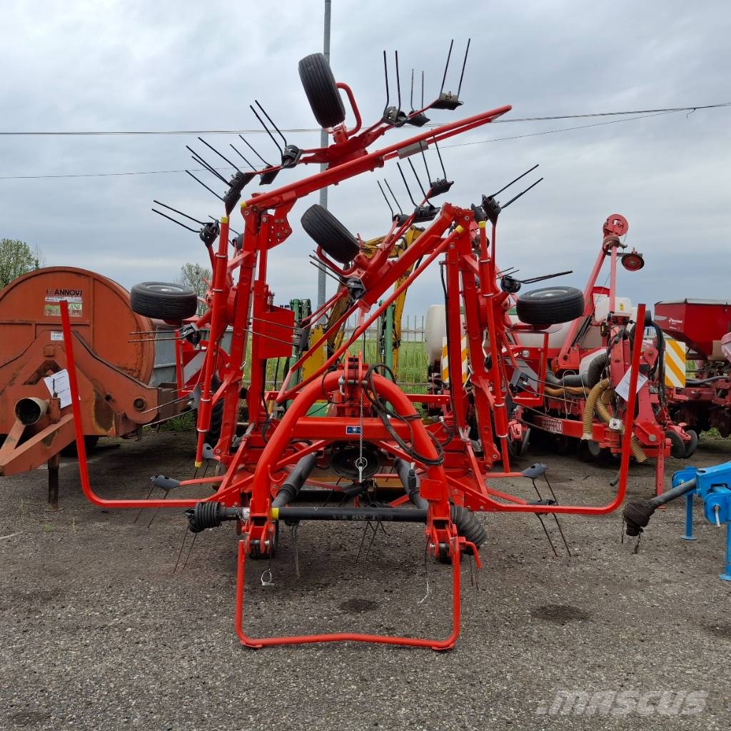 Kuhn GF7803 مكابس وميبسات التبن