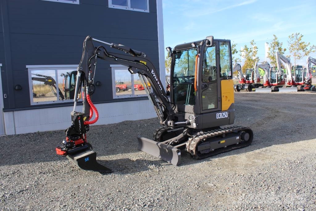 Ny Volvo ECR25D Minikoparki