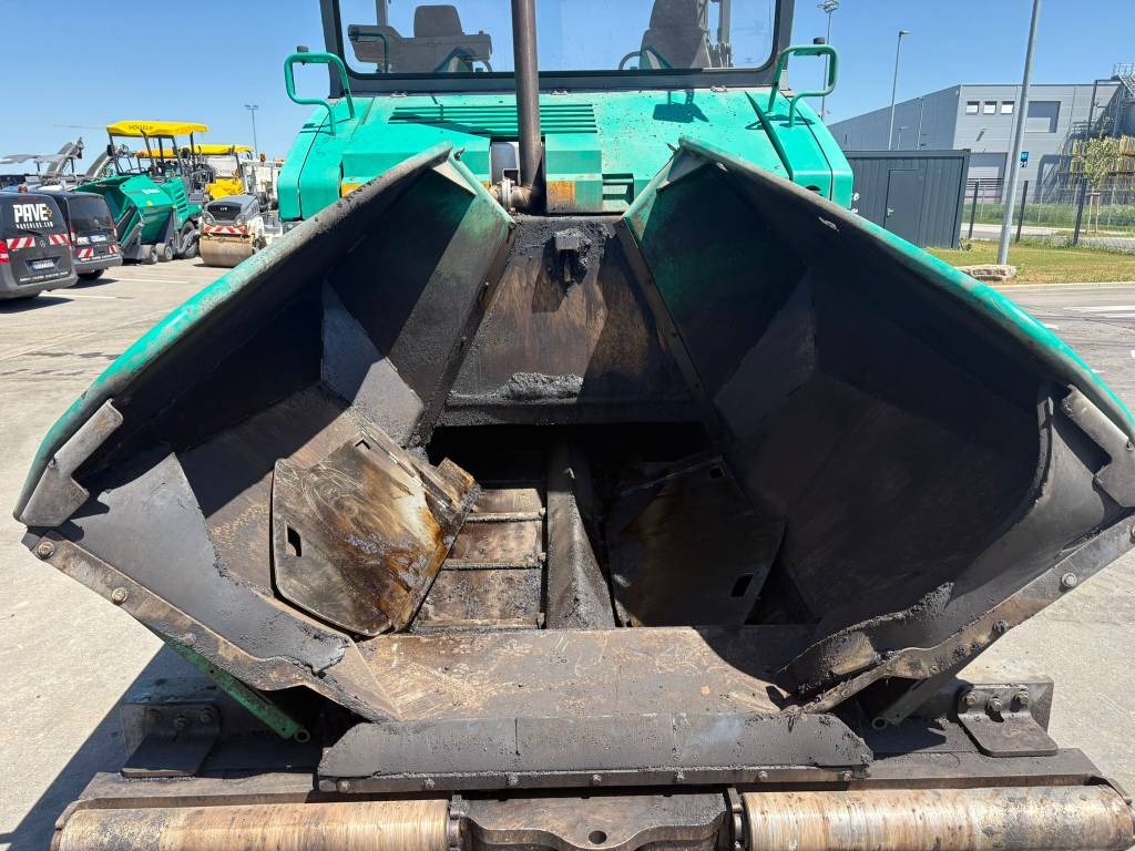 Vögele SUPER 2100-3i معدات السفلتة
