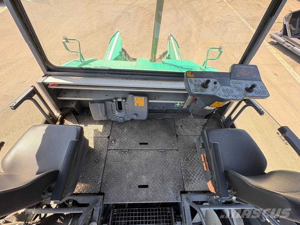 Vögele SUPER 2100-3i معدات السفلتة