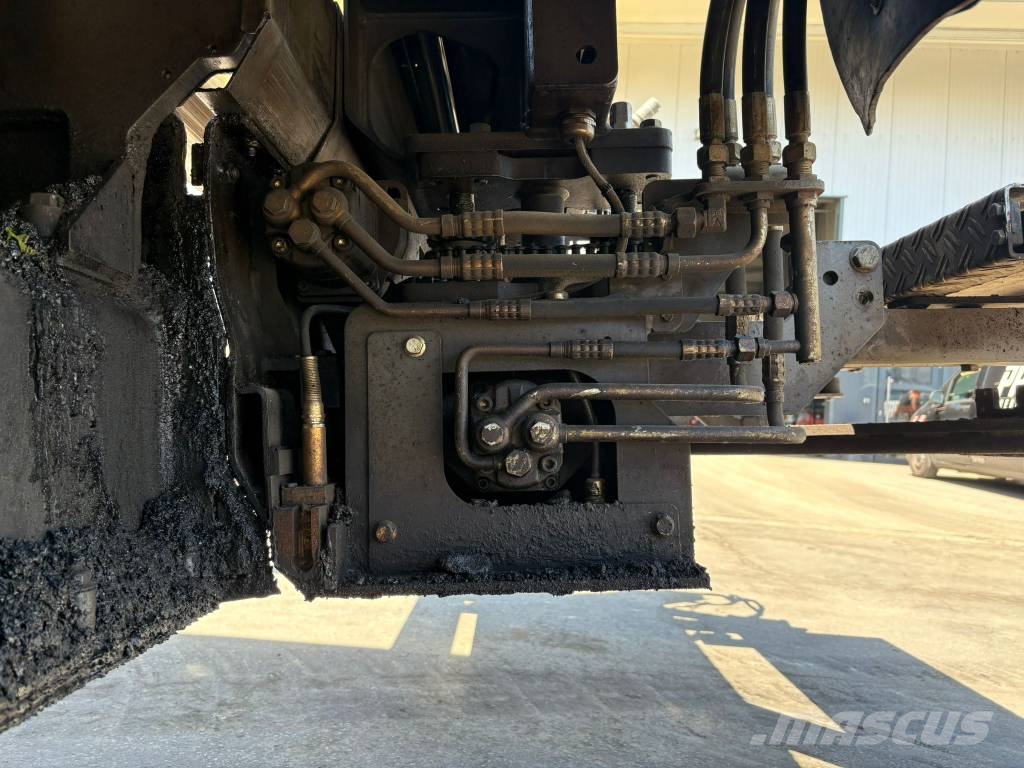 Vögele SUPER 2100-3i معدات السفلتة