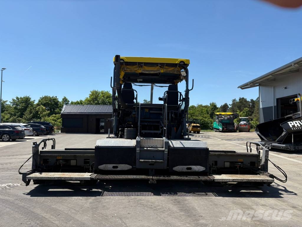 Vögele SUPER 2100-3i معدات السفلتة