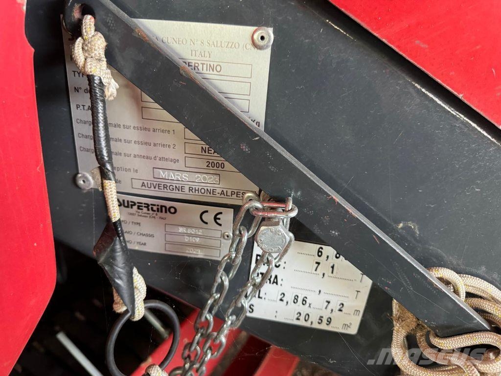 Supertino SR812 Szögletes bálázók