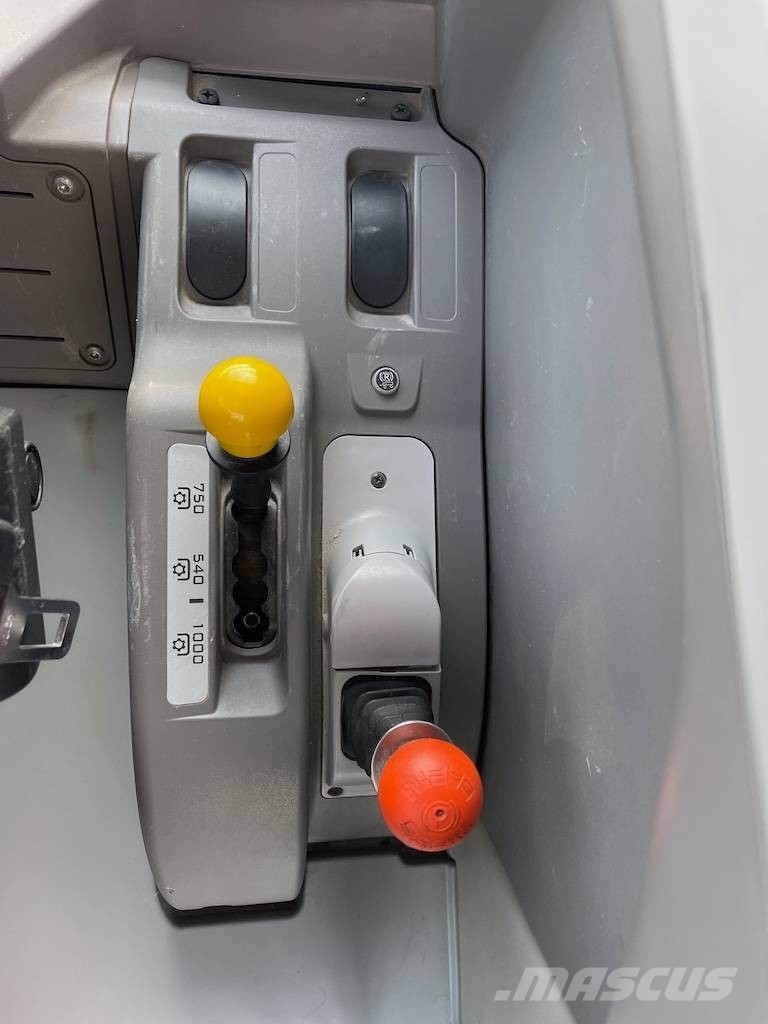 Deutz-Fahr 6135C RV Shift トラクター
