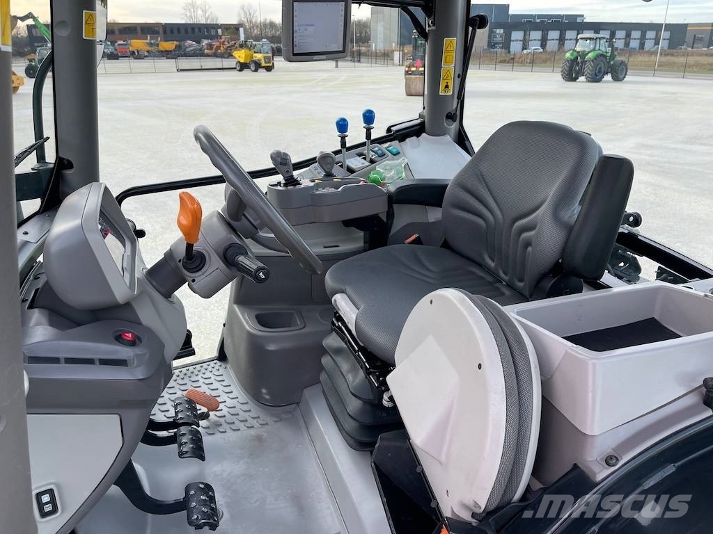 Deutz-Fahr 6135C RV Shift トラクター