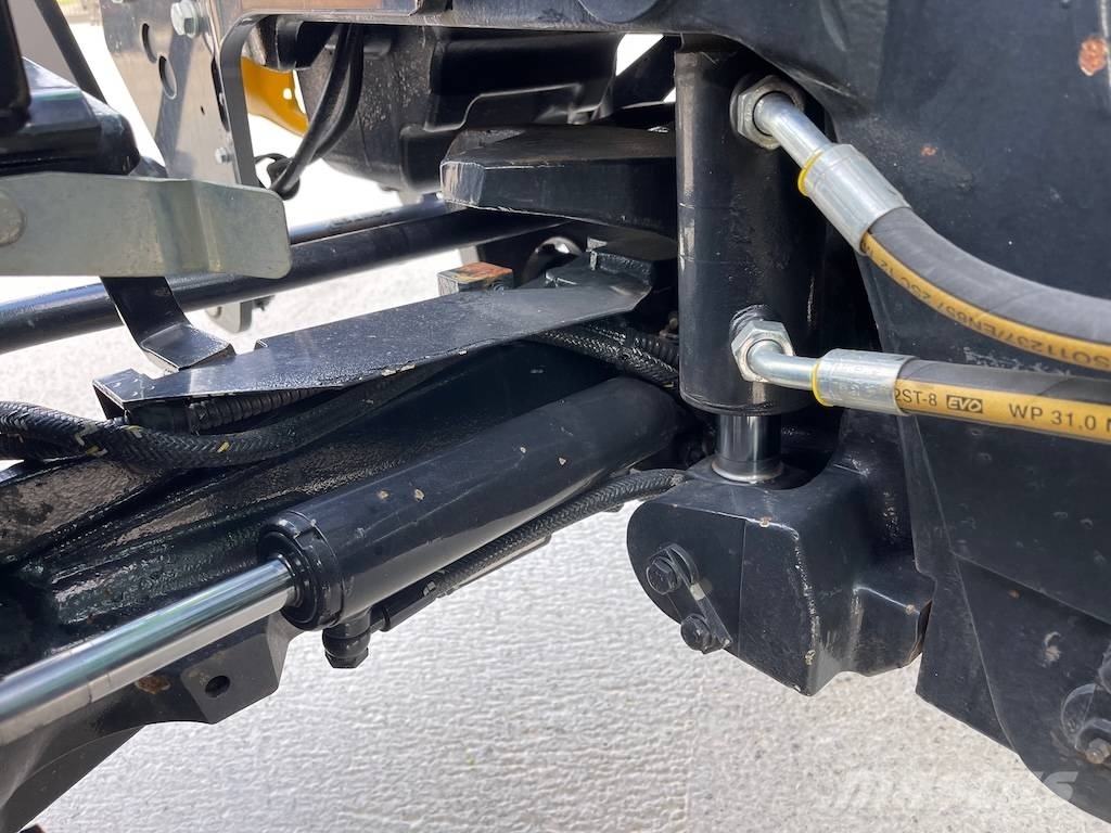 Deutz-Fahr 6135C RV Shift トラクター