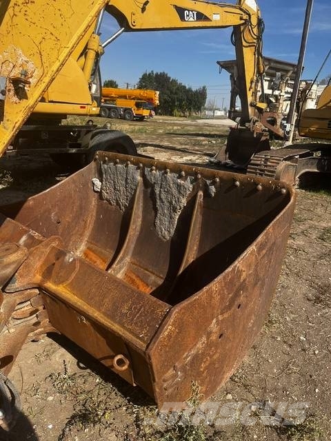 CAT CAT 325 D Lánctalpas kotrók