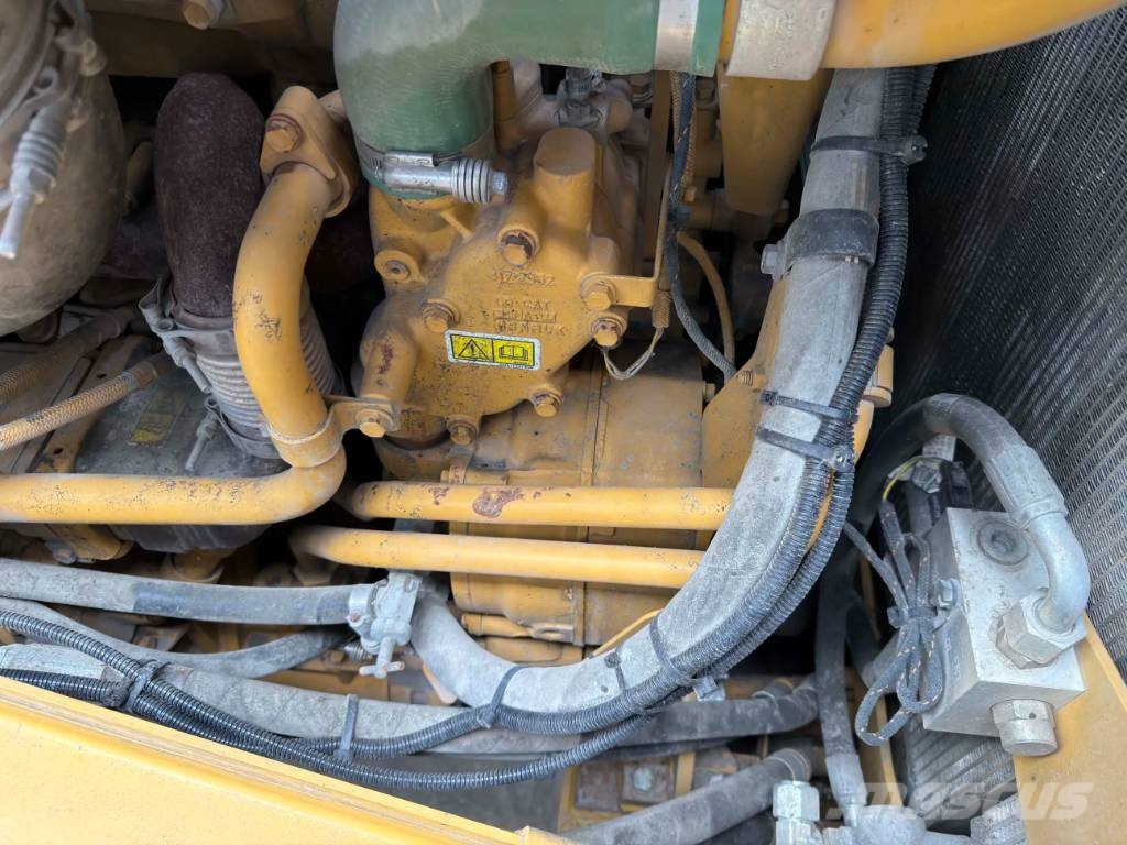 CAT D8T - CE document and TA2 Inspection available Buldožerji goseničarji