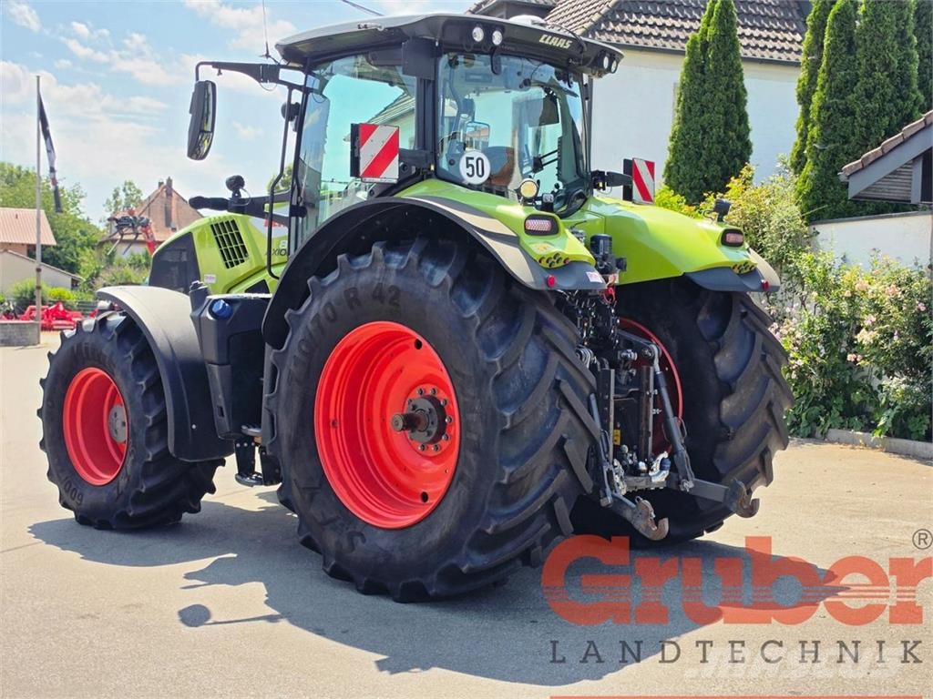 CLAAS Axion 810 Traktorji