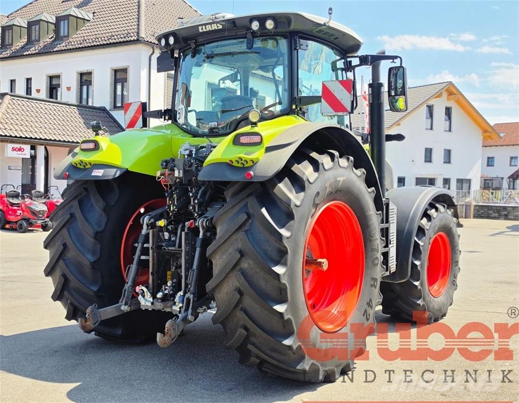 CLAAS Axion 810 Traktorji