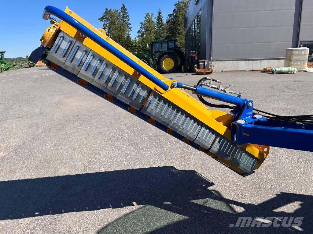 Bomford Turbo Mower Offset 220 Szárzúzók és fűkaszák