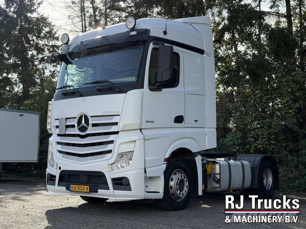 Mercedes-Benz Actros 1942 BigSpace - Full Spoiler | 2x Tank | 2x Vilcēji