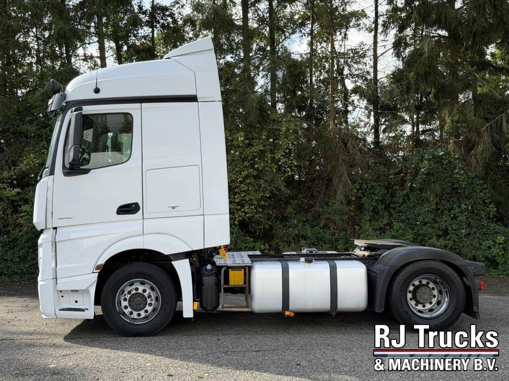 Mercedes-Benz Actros 1942 BigSpace - Full Spoiler | 2x Tank | 2x Vilcēji