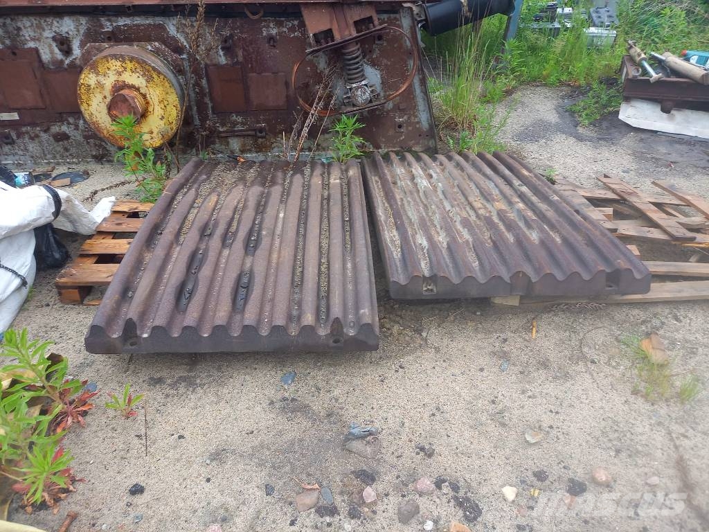 Terex Pegson 1100×800 mm Мобільні дробарки