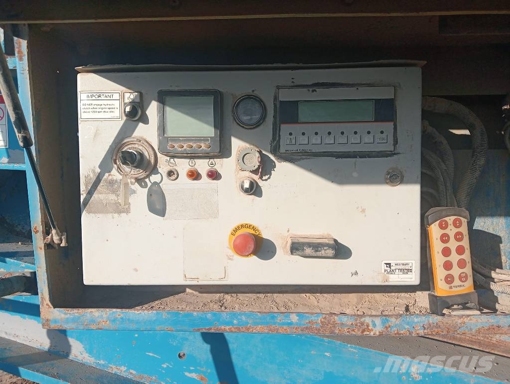 Terex Pegson 1100×800 mm Мобільні дробарки