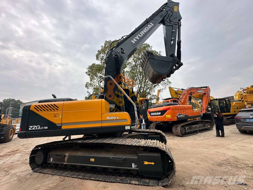 Hyundai R 220-9 S Raupenbagger