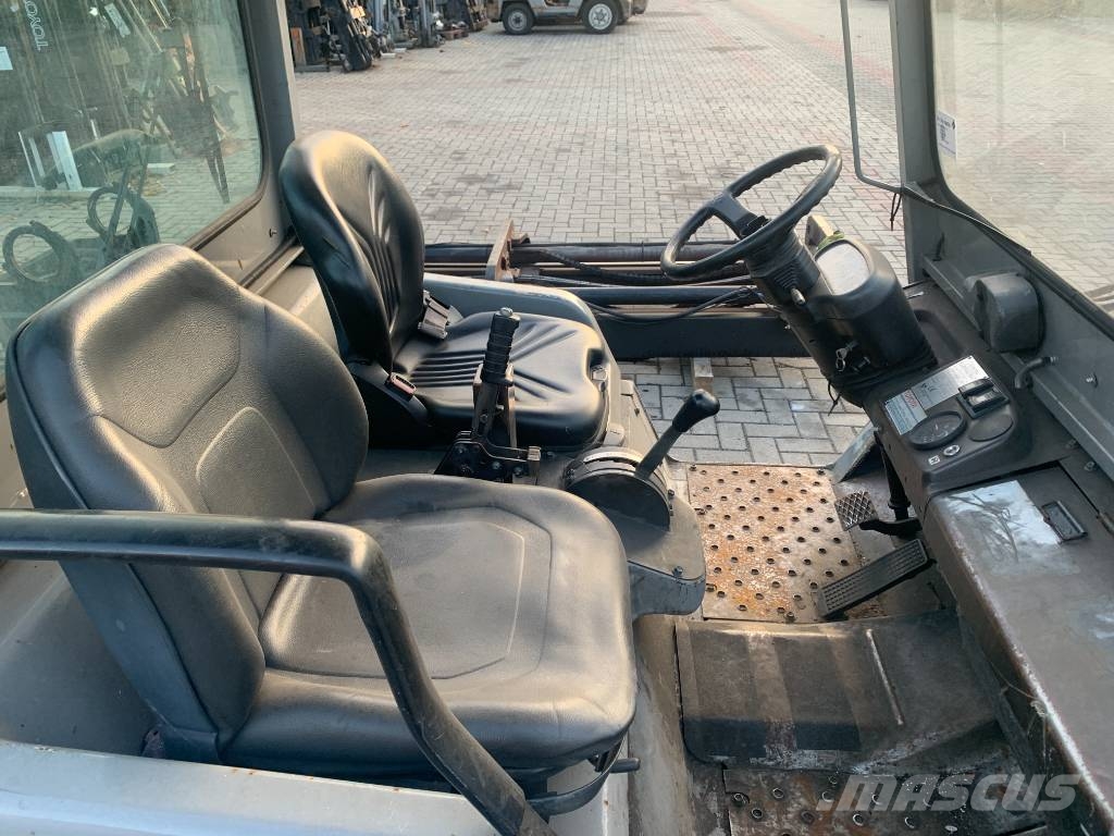 Toyota 2TD25 /02/ V-3838 EO Flughafenausrüstung