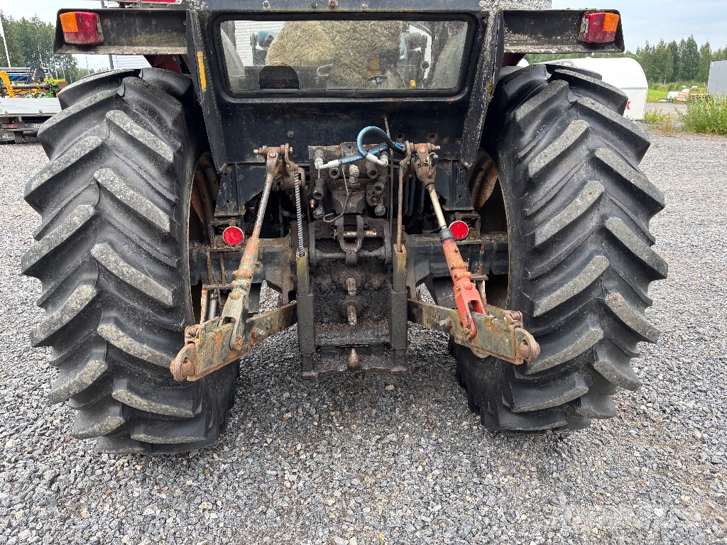 Case IH 695 XL الجرارات
