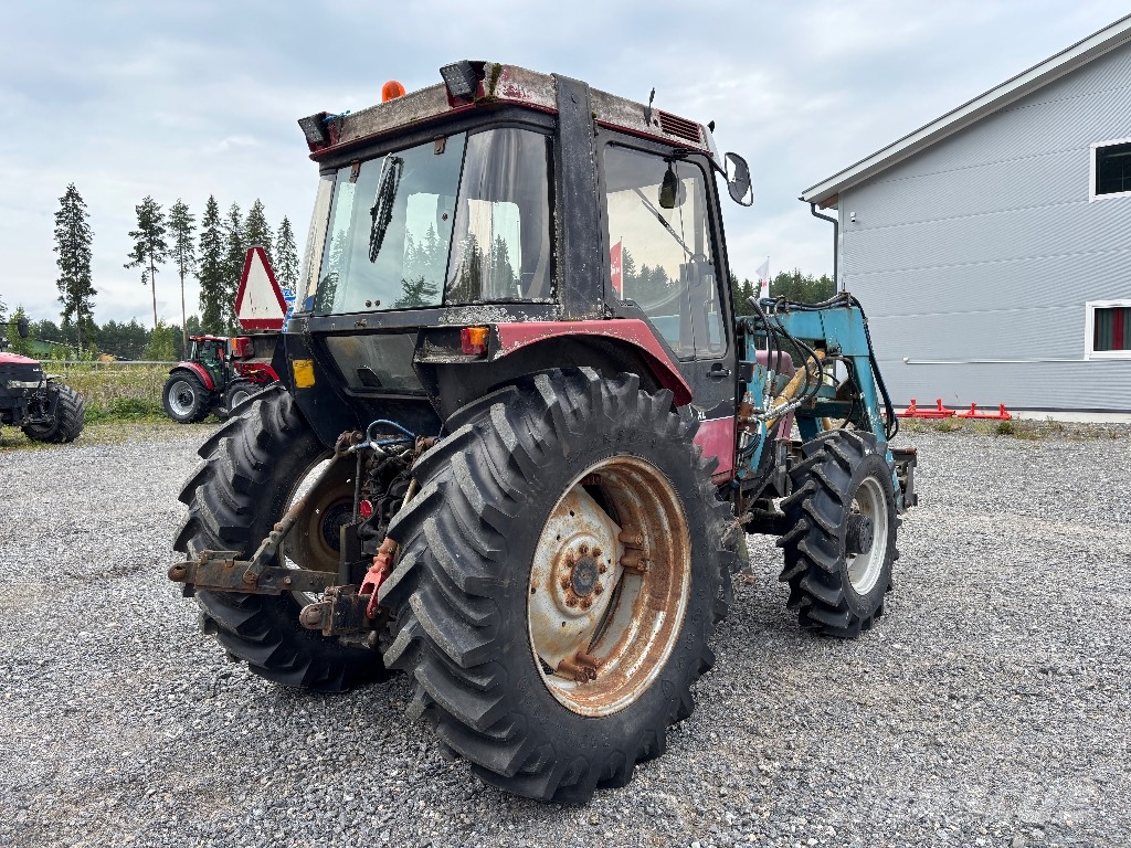 Case IH 695 XL الجرارات