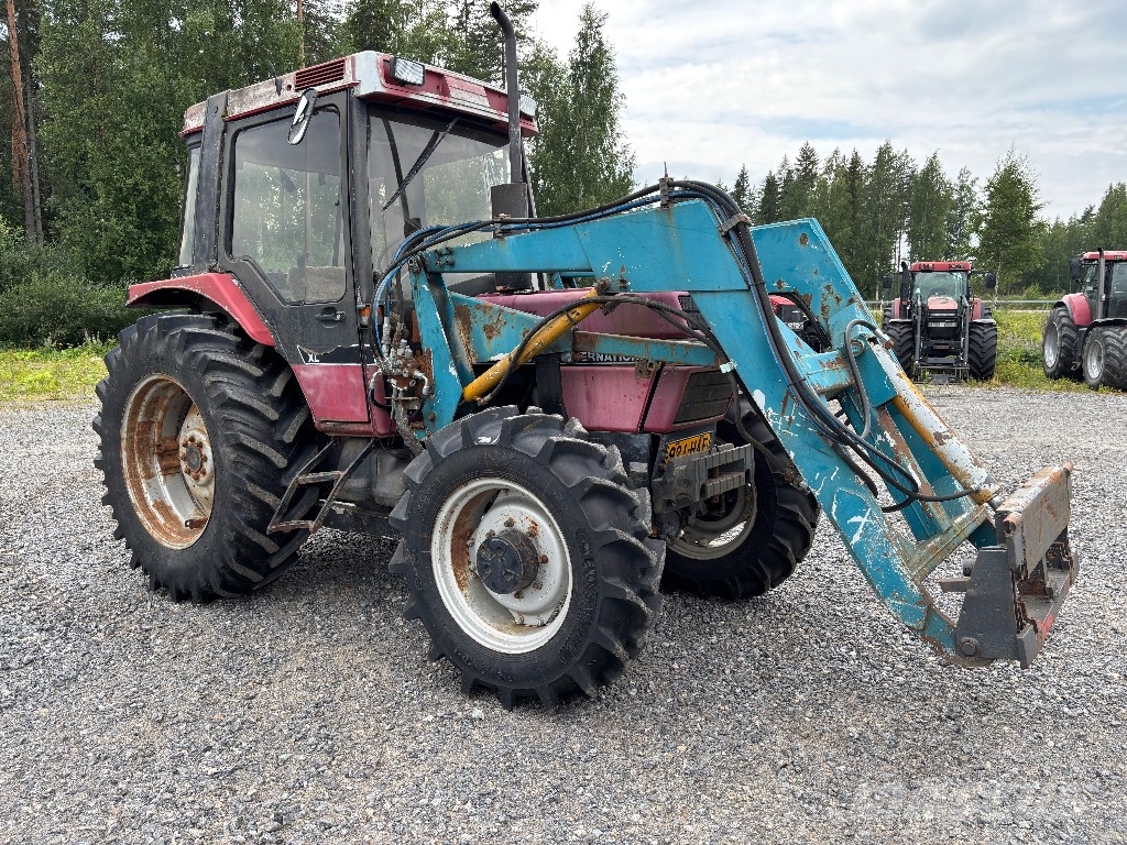 Case IH 695 XL الجرارات