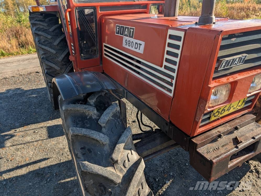 Fiat 980 DT kutoskoneella, ryömintävaihde, katso video! Traktorit