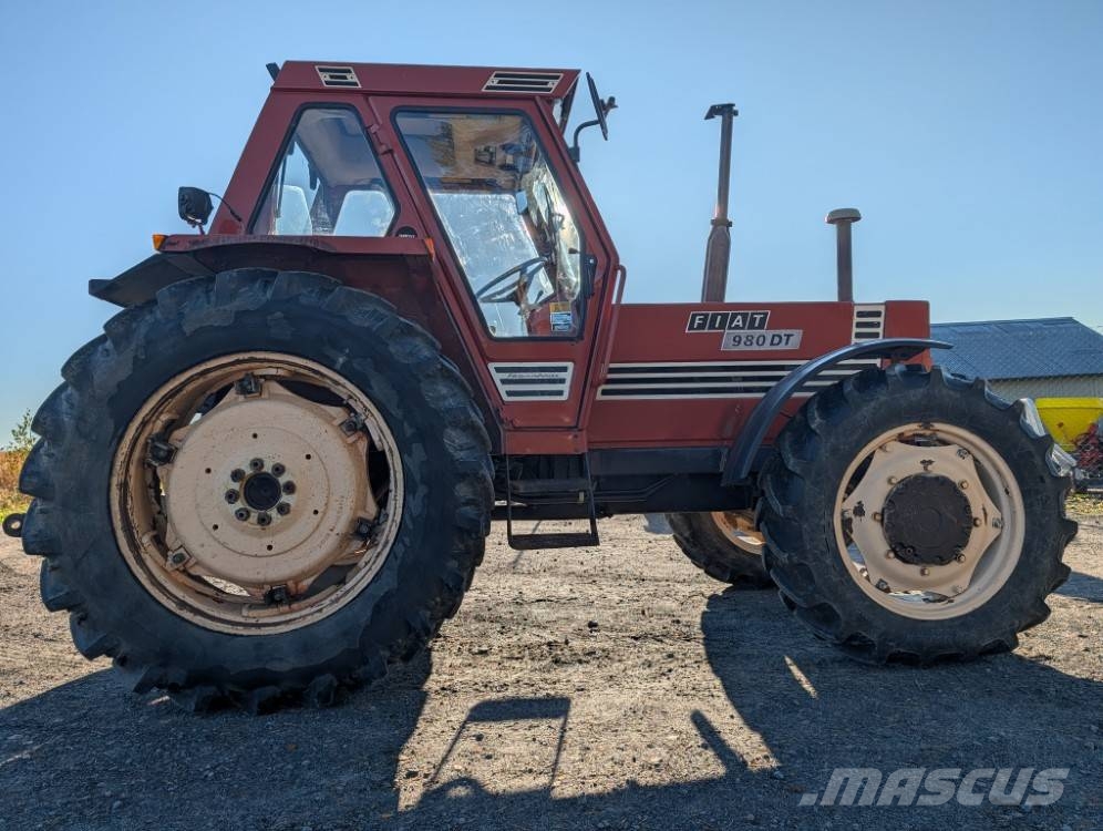 Fiat 980 DT kutoskoneella, ryömintävaihde, katso video! Traktorit