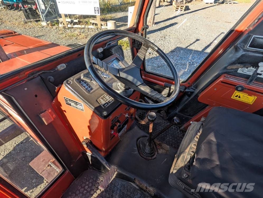 Fiat 980 DT kutoskoneella, ryömintävaihde, katso video! Traktorit