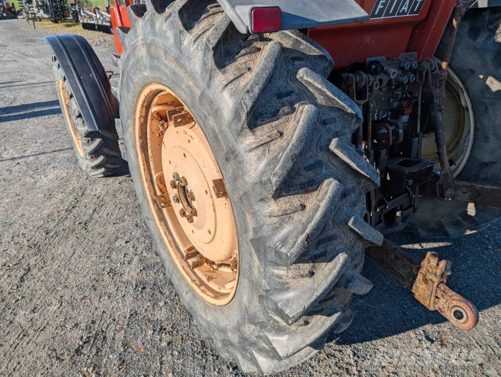 Fiat 980 DT kutoskoneella, ryömintävaihde, katso video! Traktorit