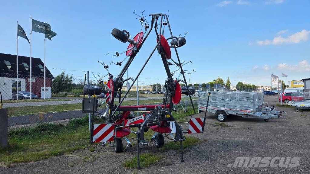 Massey Ferguson TD 776 X مكابس وميبسات التبن