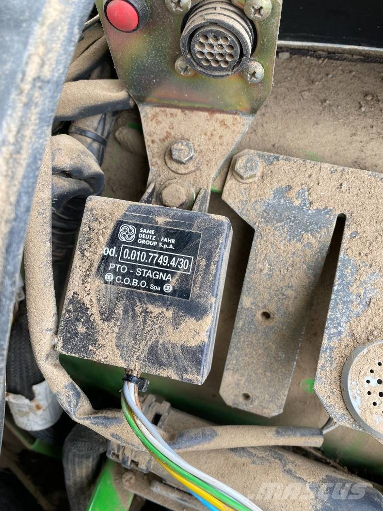 Deutz-Fahr AGROPLUS 75dt/Powershuttle 40Km/h endommagé Trattori