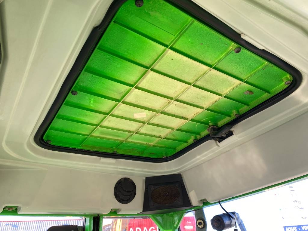 Deutz-Fahr AGROPLUS 75dt/Powershuttle 40Km/h endommagé Trattori