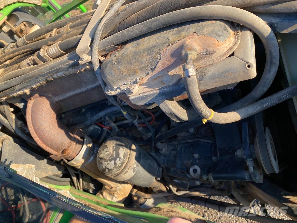 Deutz-Fahr AGROPLUS 75dt/Powershuttle 40Km/h endommagé Trattori