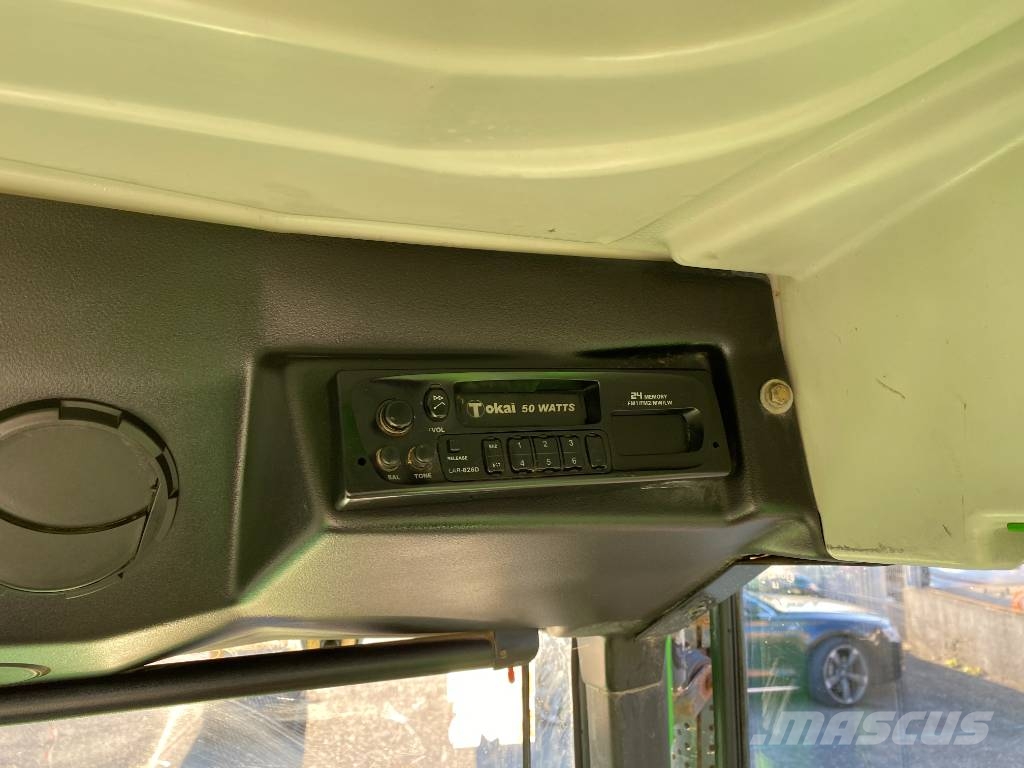 Deutz-Fahr AGROPLUS 75dt/Powershuttle 40Km/h endommagé Trattori