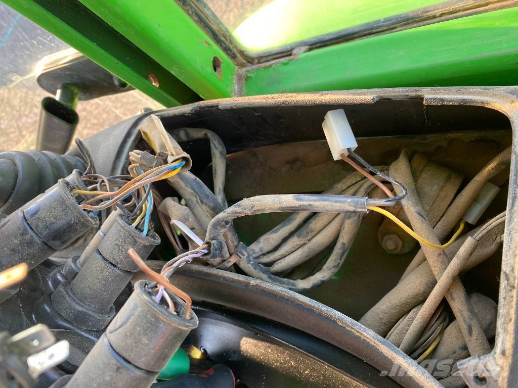 Deutz-Fahr AGROPLUS 75dt/Powershuttle 40Km/h endommagé Trattori