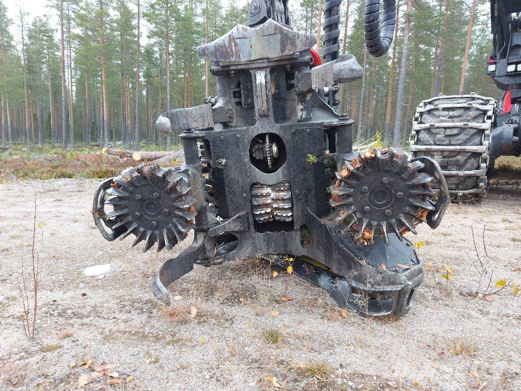 Komatsu 911 Harvester