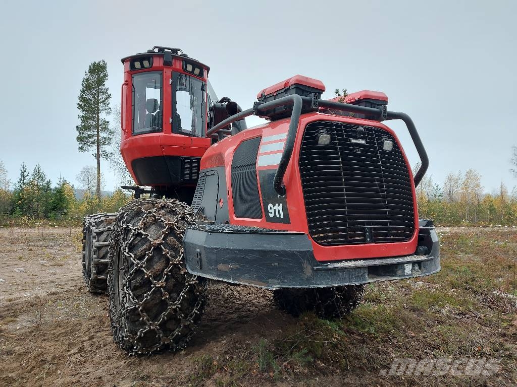 Komatsu 911 Harvester