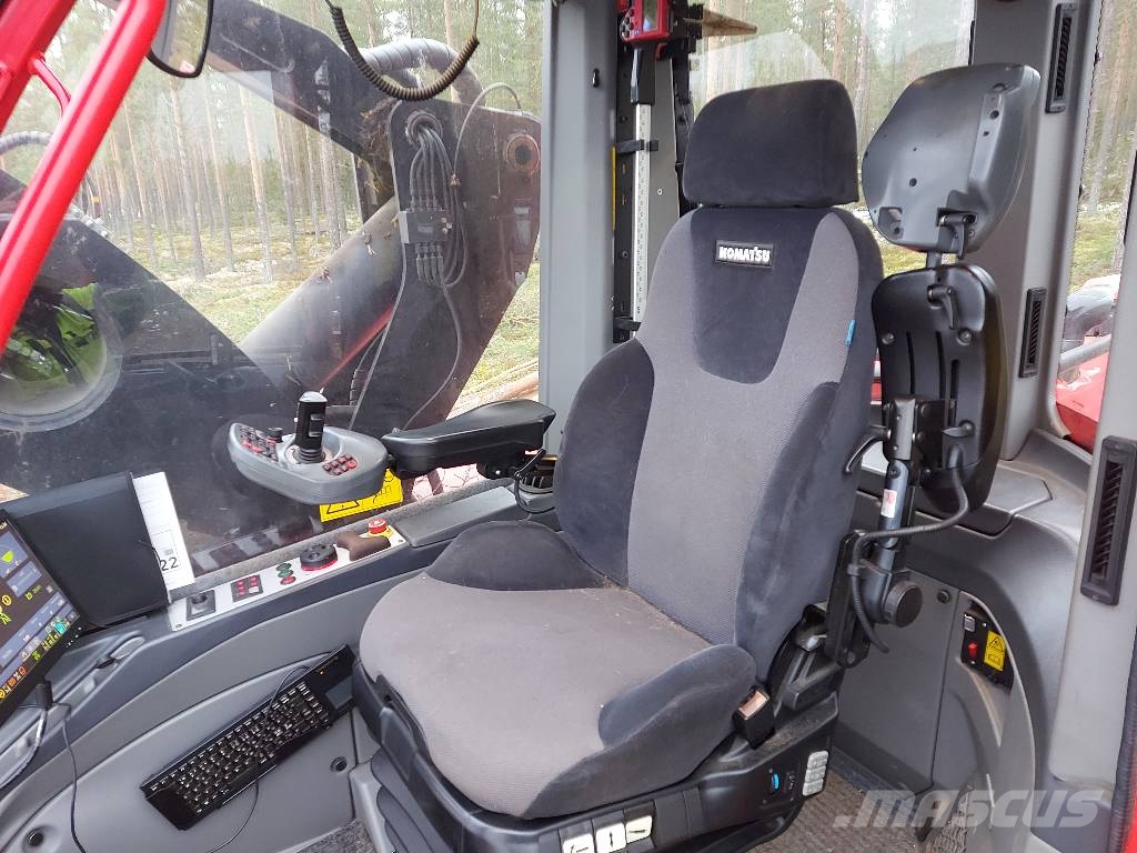 Komatsu 911 Harvester
