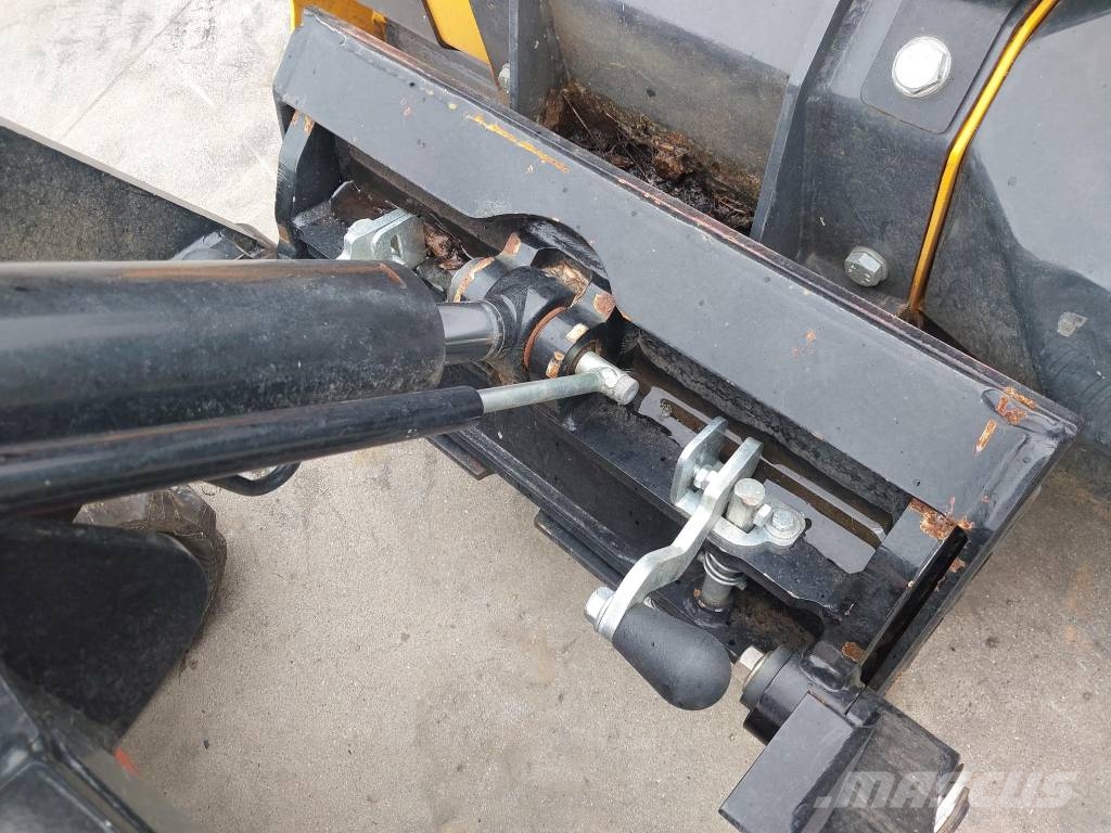 Ditch Witch SK 1750 Верижен товарач