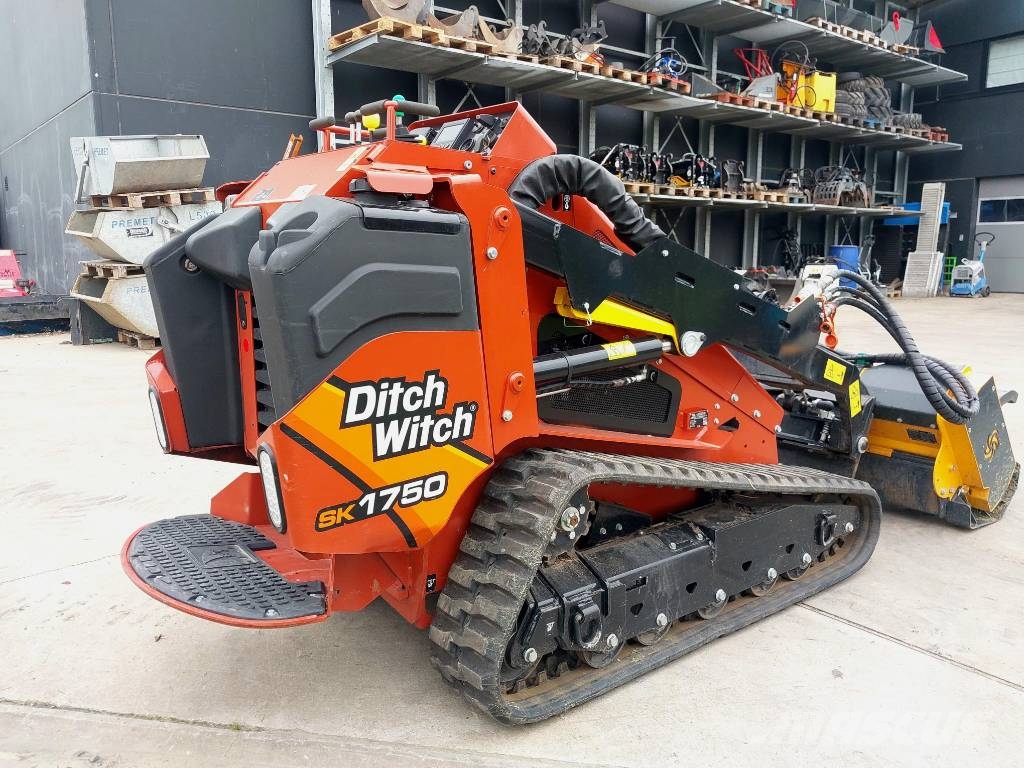 Ditch Witch SK 1750 Верижен товарач
