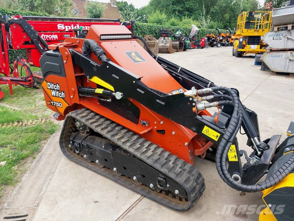 Ditch Witch SK 1750 Верижен товарач