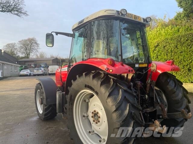 Massey Ferguson 5465 Tier II Traktorit