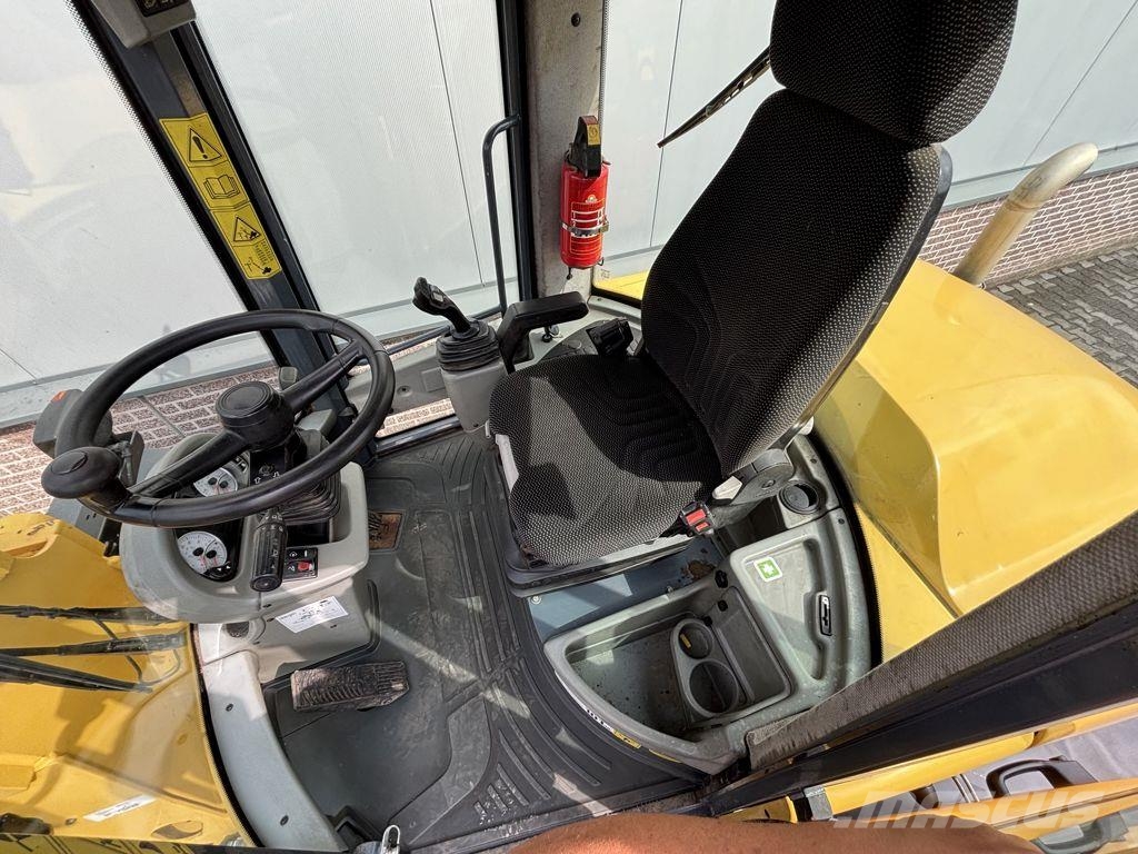 Yanmar V120 Cargadoras sobre ruedas