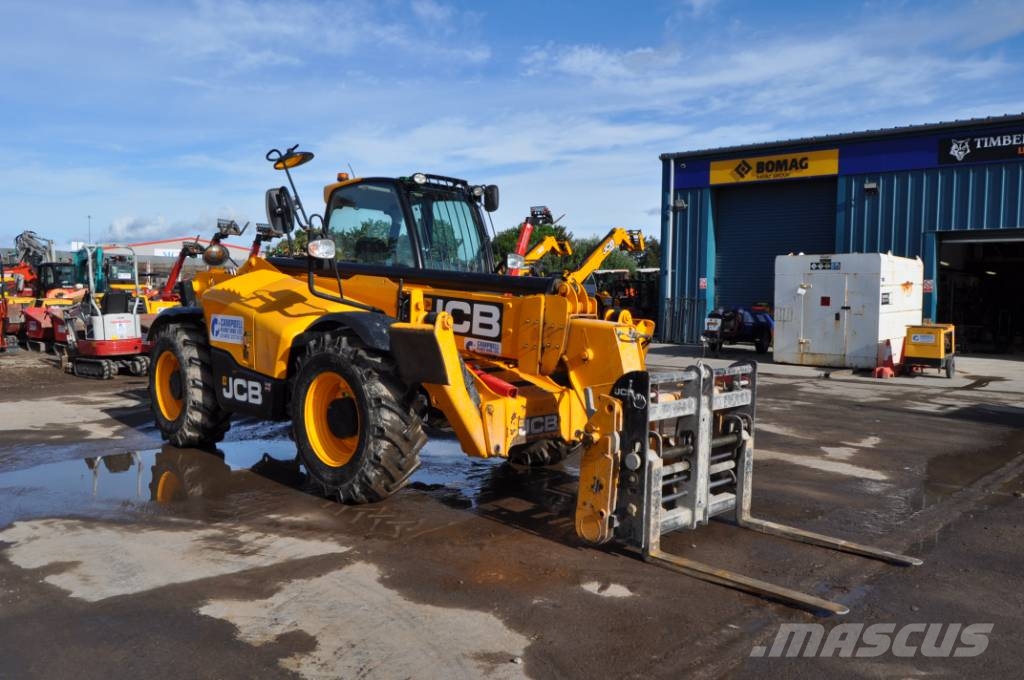 JCB 540-140 Teleskopické manipulátory