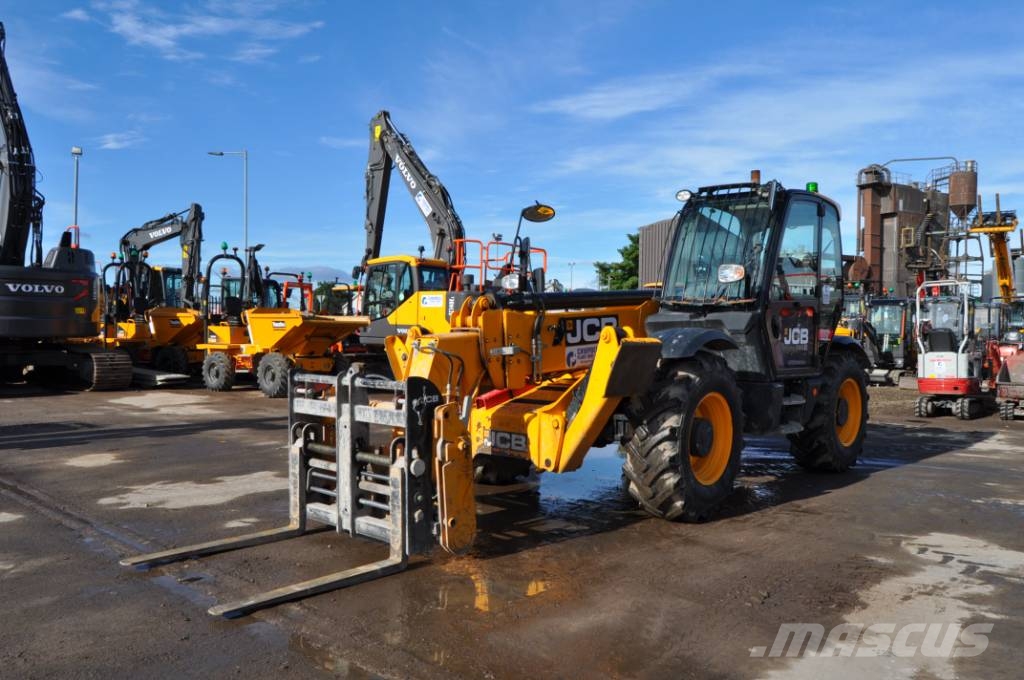 JCB 540-140 Teleskopické manipulátory