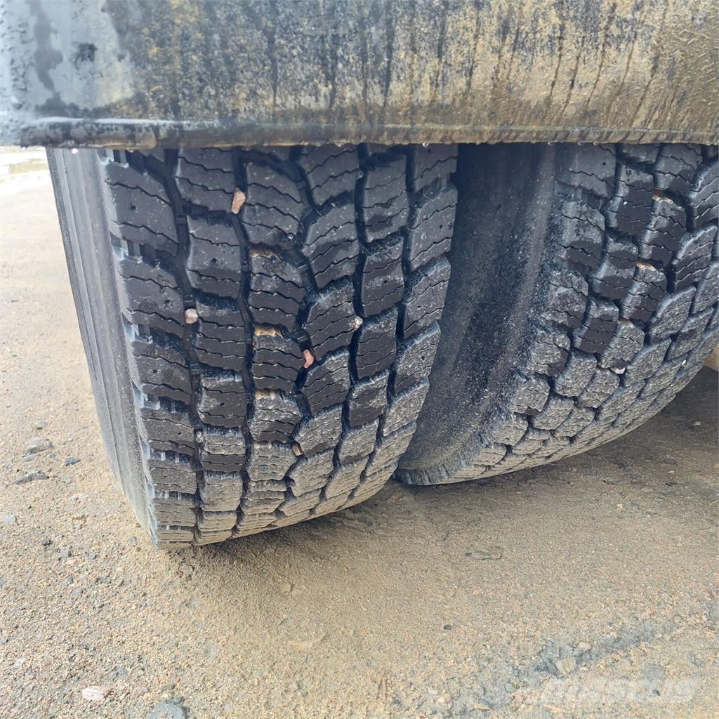 Volvo FH16 Camiones con chasís y cabina