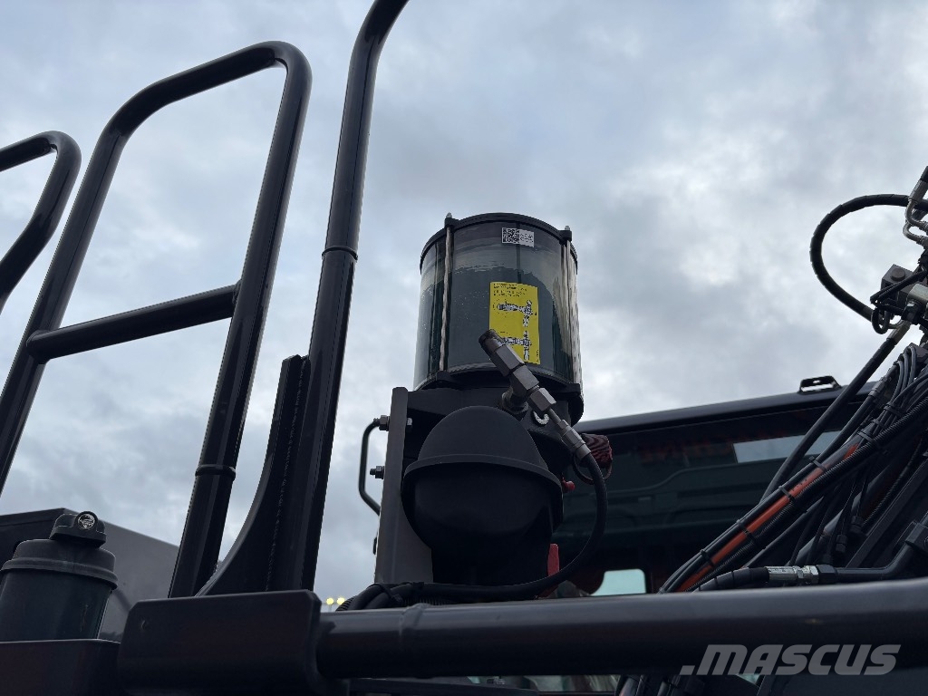 Hitachi ZX 180 LC / Pienet tunnit, Stage V Gravemaskiner på larvebånd