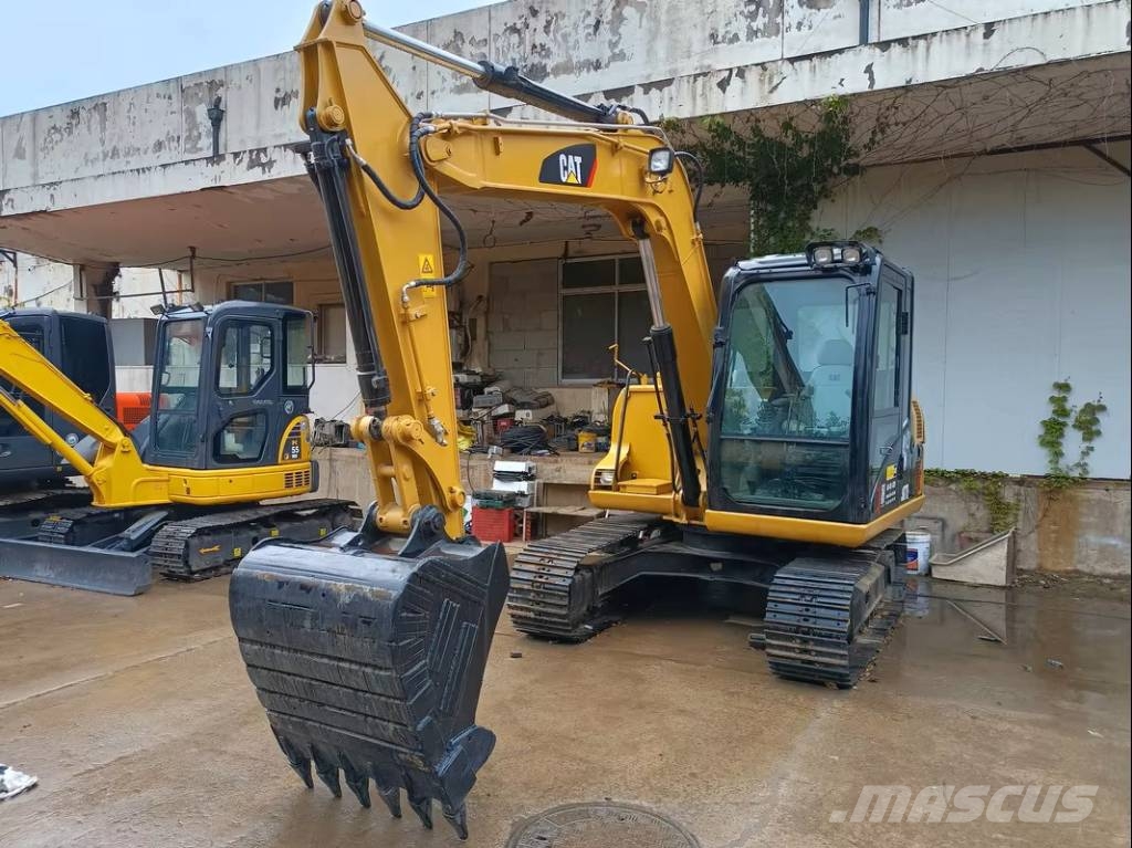 CAT 307 D حفارات زحافة