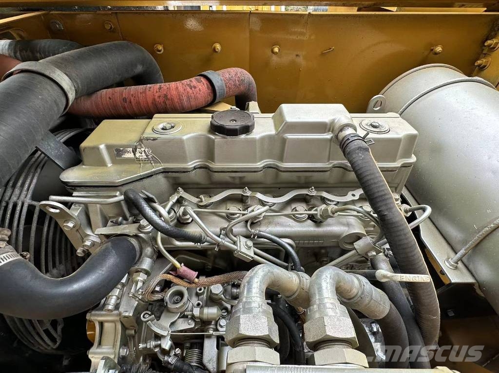 CAT 307 D حفارات زحافة
